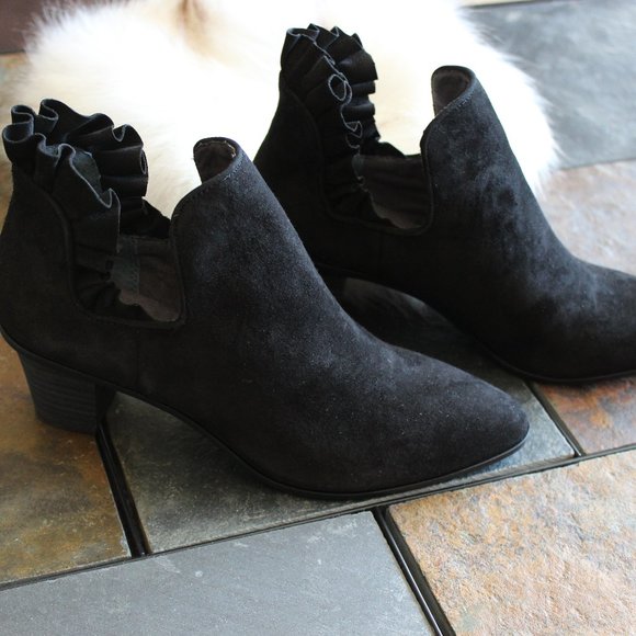 NWT - Lori Goldstein Collection Ankle Bootie w Ruffled detail - Picture 2 of 8